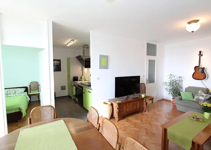Apartment Elia *