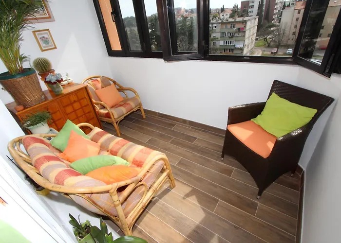 Apartment Elia *